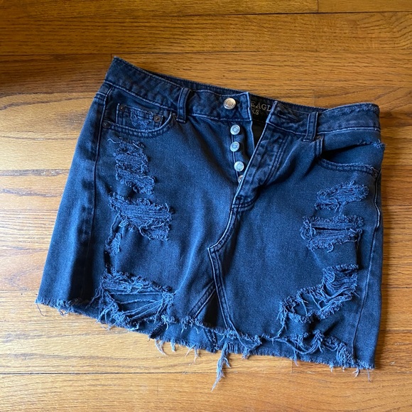 American Eagle Outfitters Dresses & Skirts - Black distressed American Eagle jean skirt sz 4